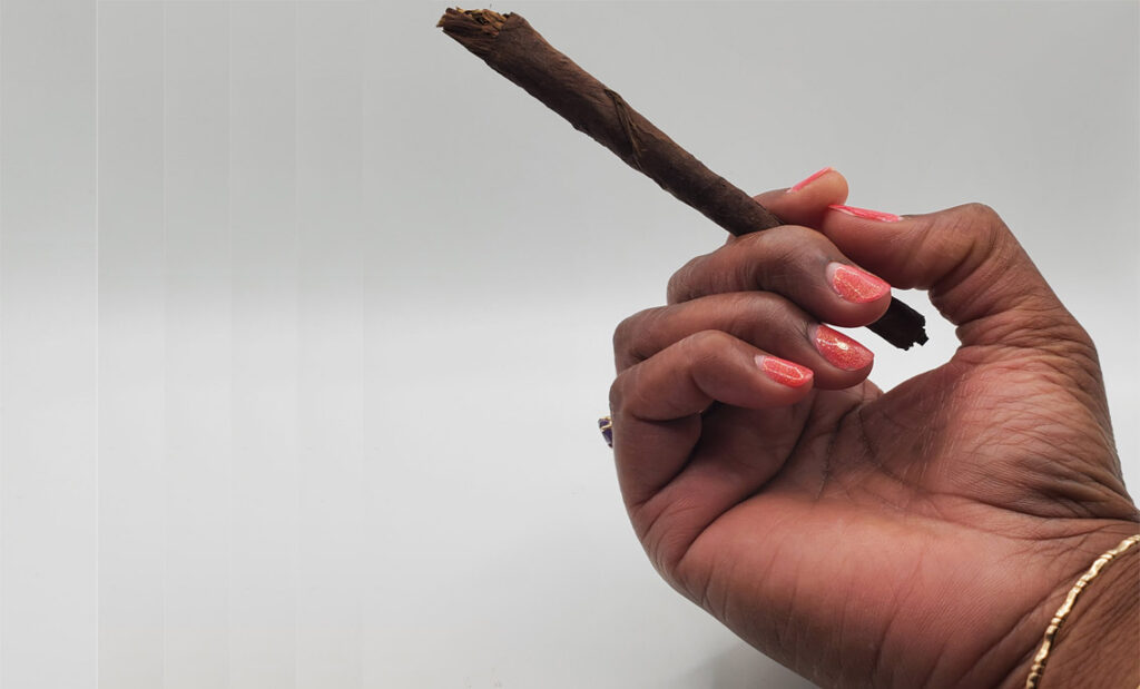 hand Holding Grabba Cigar in canada